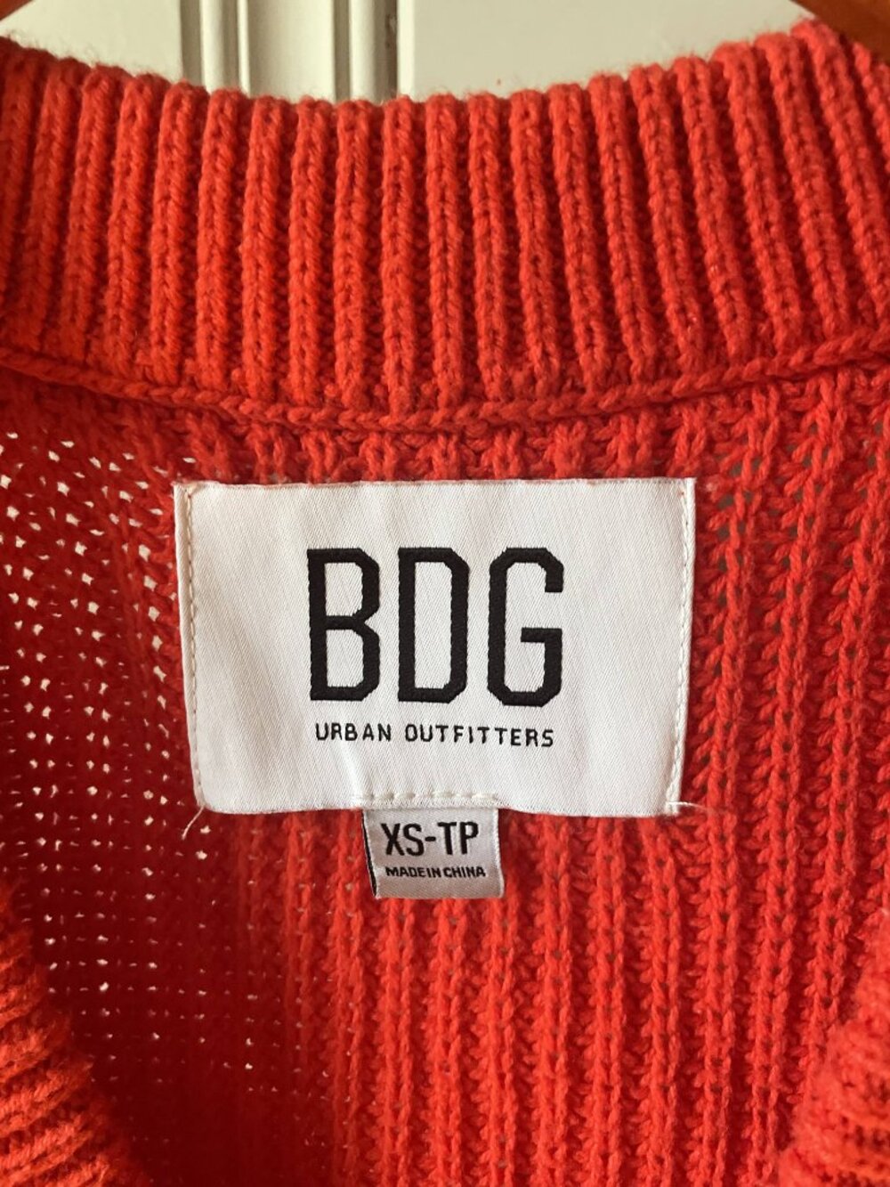 BDG Urban Outfitters Red Knit Sweater Vest Cropped Button Front Chunky XS - Picture 3 of 3